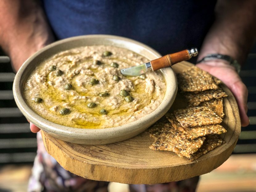 Creamy Tonnato Dip with crackers